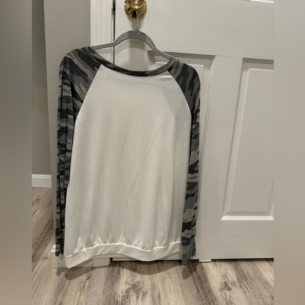 Jersey long sleeve tee shirt. Camo sleeves.  Soft material. Size medium
